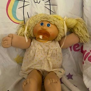 Original vintage 1986 girl cabbage patch doll. Great shape